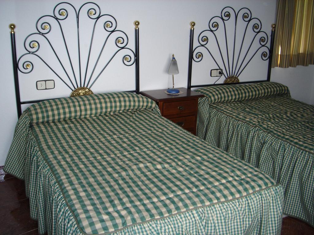 Apartamentos Serrano Ribatajada Extérieur photo