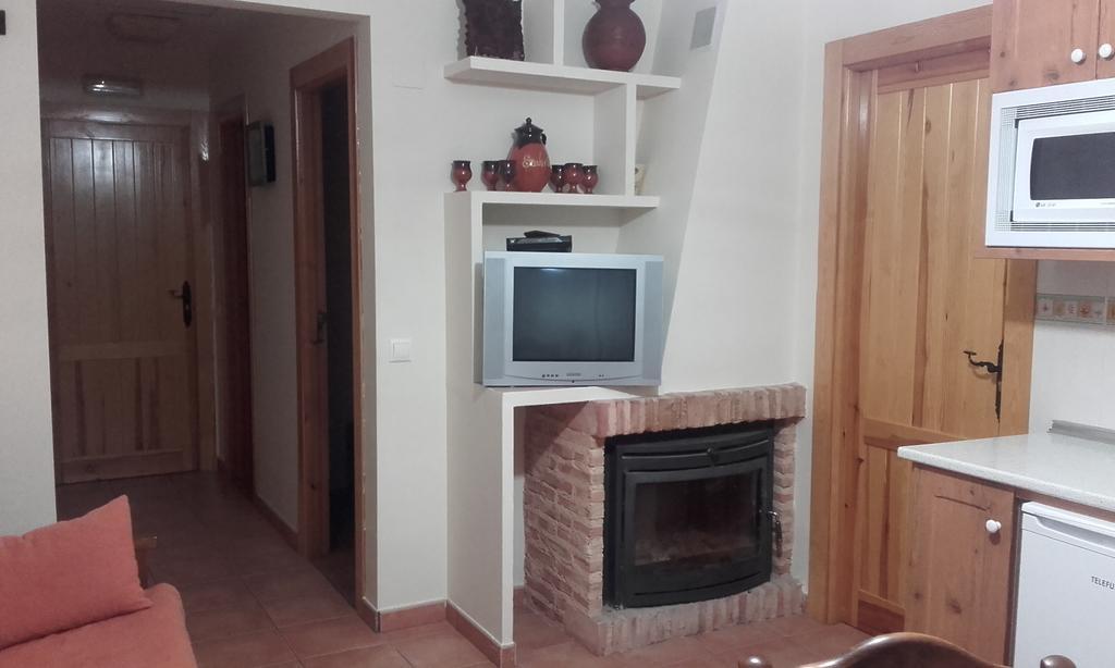 Apartamentos Serrano Ribatajada Extérieur photo